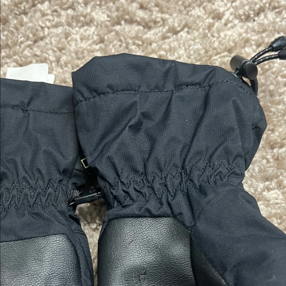 The North Face Black Youth Mittens - Insulated Winter Gloves sz M